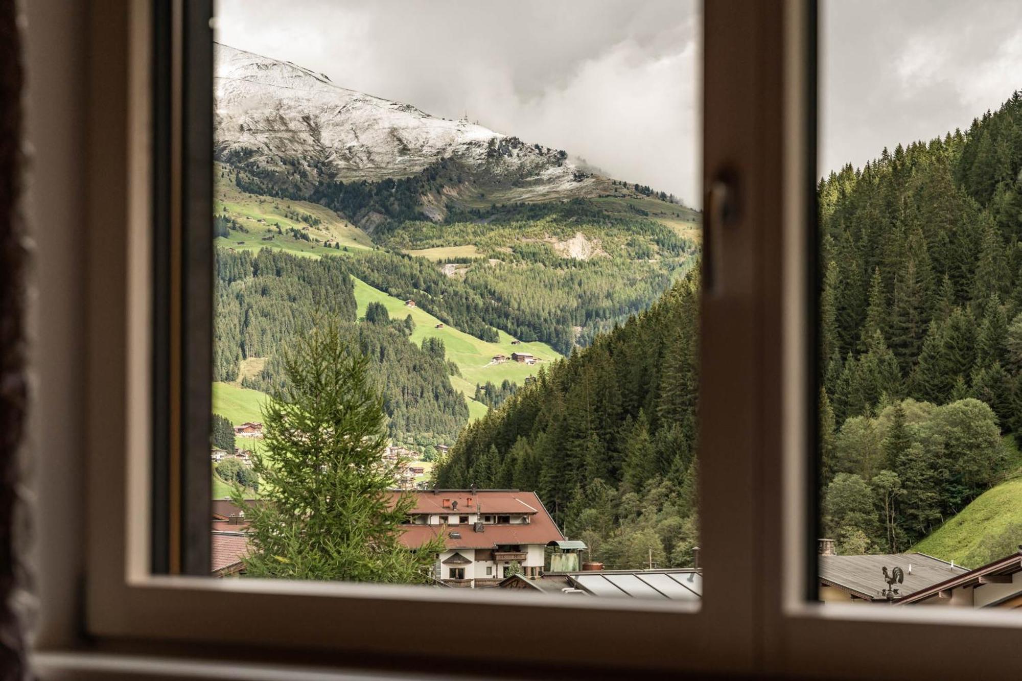 Schoenblick Appartements Tux Luaran gambar